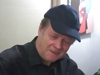 A French fake agent fights a blonde